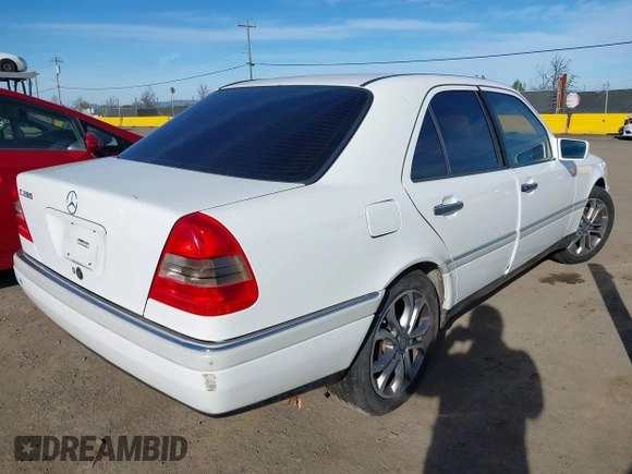 1997 Mercedes-Benz C 230/260/280/320 z VIN WDBHA28E5VF607705, wystawiony jako IAAI lot #41208049 z przebiegiem Nie podano mil oraz . Historia ofert i sprzedaży dostępna na DreamBid. Obrazek 4.
