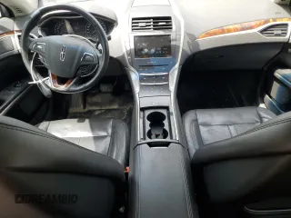 2013 Lincoln MKZ z VIN 3LN6L2G98DR820605, wystawiony jako Copart lot #57413995 z przebiegiem 248 752 mil mil oraz Czysty tytuł • Clean title. Historia ofert i sprzedaży dostępna na DreamBid. Obrazek 8.