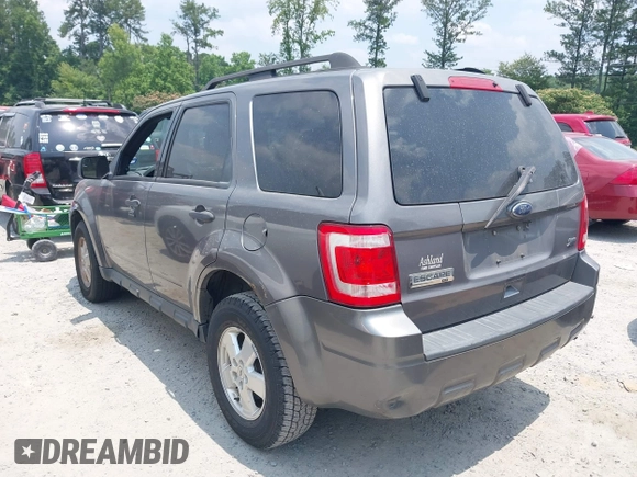 2010 Ford Escape XLT z VIN 1FMCU9DG3AKA55265, wystawiony jako IAAI lot #42414416 z przebiegiem 196 168 mil mil oraz . Historia ofert i sprzedaży dostępna na DreamBid. Obrazek 3.
