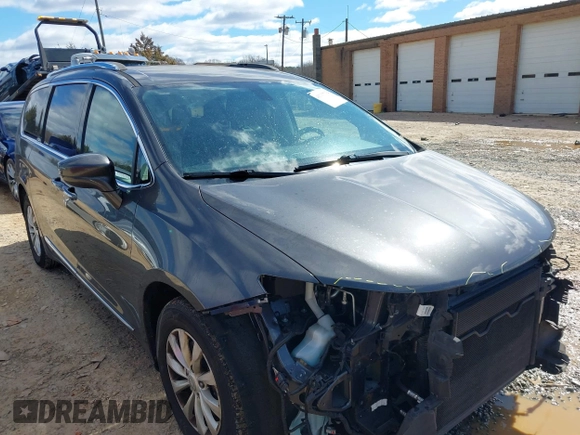 2018 Chrysler Pacifica Touring L with VIN 2C4RC1BG4JR204161, listed as a IAAI auction lot 41737734 with 87,323 mi miles and . Bid and sale history available at DreamBid. Image 1.