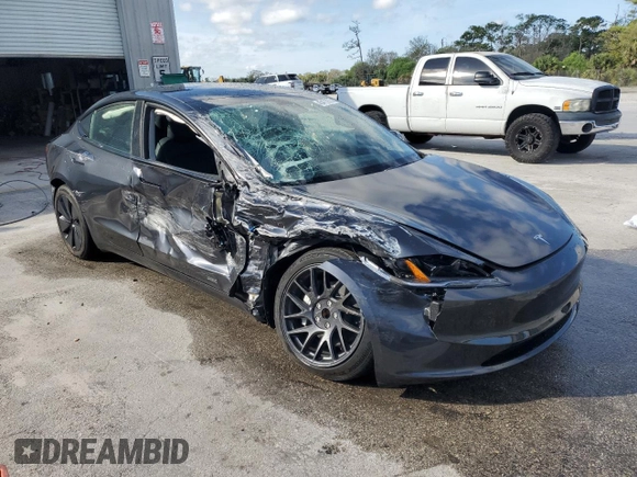 2024 Tesla Model 3 z VIN 5YJ3E1EA7RF726152, wystawiony jako Copart lot #58385925 z przebiegiem 10 892 mil mil oraz Nie do naprawy. Historia ofert i sprzedaży dostępna na DreamBid. Obrazek 4.