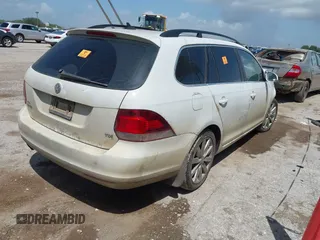 2014 Volkswagen Jetta TDI w/Sunroof with VIN 3VWPL7AJ2EM621151, listed as a IAAI auction lot 42543548 with 167,276 mi miles and . Bid and sale history available at DreamBid. Image 4.