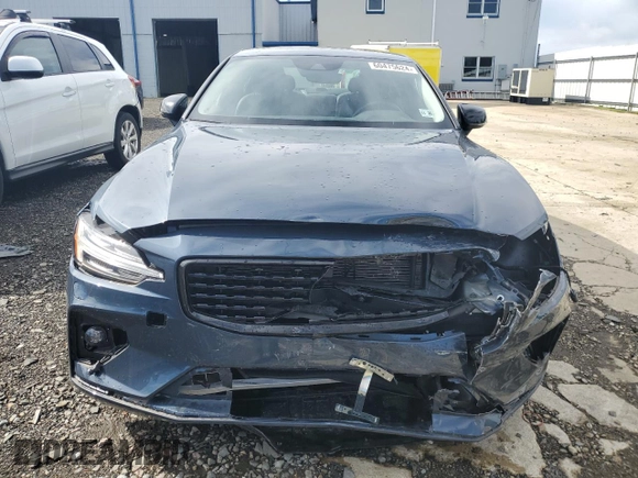 2022 Volvo S60 Momentum with VIN 7JRL12FZXNG161676, listed as a Copart auction lot 60475624 with 12,741 mi miles and Salvage Title. Bid and sale history available at carsss.com. Image 5.