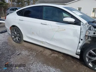 2016 Chrysler 200 S with VIN 1C3CCCBG7GN151807, listed as a IAAI auction lot 40998019 with 90,455 mi miles. Bid and sale history available at carsss.com. Image 19.