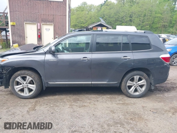 2013 Toyota Highlander Limited z VIN 5TDDK3EH0DS221967, wystawiony jako IAAI lot #42306472 z przebiegiem 198 316 mil mil oraz . Historia ofert i sprzedaży dostępna na DreamBid. Obrazek 15.