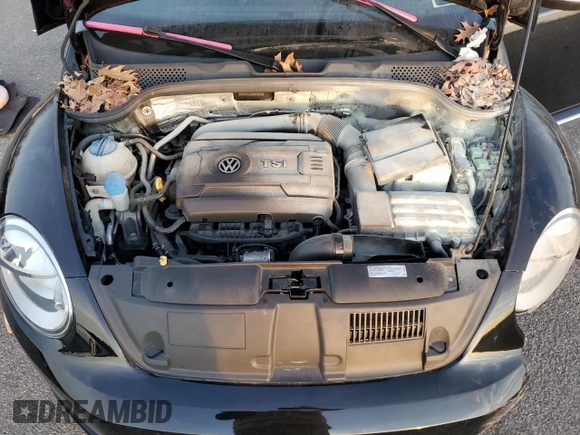 2015 Volkswagen Beetle 1.8T z VIN 3VW517AT3FM808723, wystawiony jako Copart lot #81724894 z przebiegiem Nie podano mil oraz Szkoda całkowita • Salvage title. Historia ofert i sprzedaży dostępna na DreamBid. Obrazek 13.
