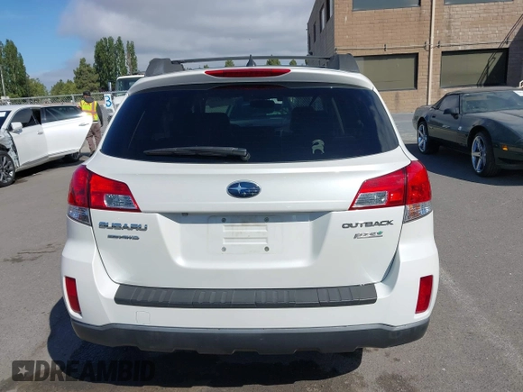2014 Subaru Outback Limited с VIN 4S4BRBPC3E3303219, выставлен на аукционе IAAI как лот 42345476 с пробегом 97 876 миль миль и . История ставок и продаж доступна на DreamBid. Изображение 16.