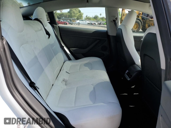 2023 Tesla Model 3 z VIN 5YJ3E1EA6PF517935, wystawiony jako Copart lot #60980325 z przebiegiem 45 496 mil mil oraz Szkoda całkowita • Salvage title. Historia ofert i sprzedaży dostępna na DreamBid. Obrazek 10.