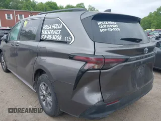 2023 Toyota Sienna LE z VIN 5TDKRKEC6PS157035, wystawiony jako IAAI lot #42244547 z przebiegiem 62 607 mil mil oraz . Historia ofert i sprzedaży dostępna na DreamBid. Obrazek 3.