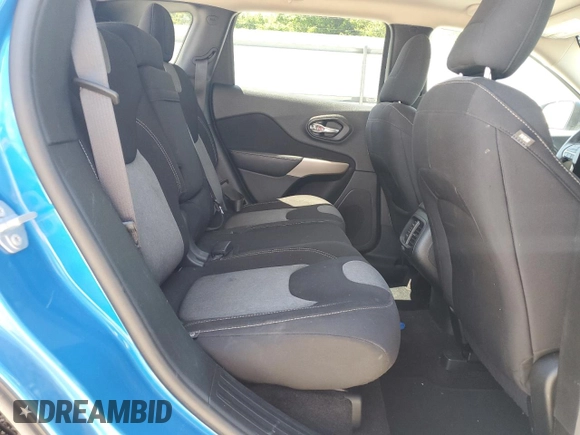 2018 Jeep Cherokee Latitude z VIN 1C4PJLCX0JD551741, wystawiony jako Copart lot #55034085 z przebiegiem 80 248 mil mil oraz Szkoda całkowita • Salvage title. Historia ofert i sprzedaży dostępna na DreamBid. Obrazek 10.