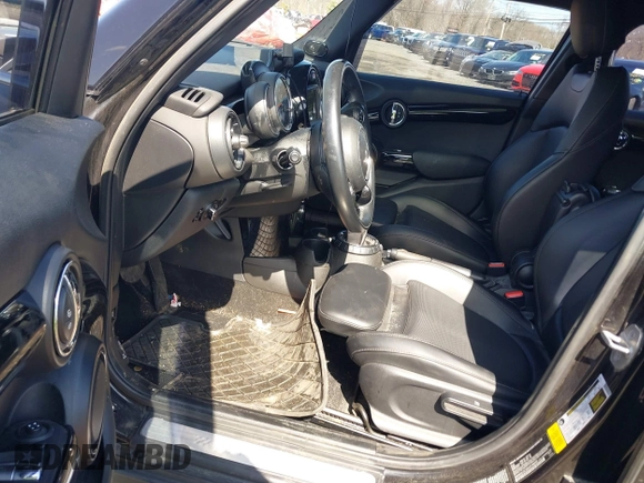 2017 MINI Hardtop 4 Door Cooper S z VIN WMWXU3C39H2F48699, wystawiony jako IAAI lot #41924423 z przebiegiem 81 249 mil mil oraz . Historia ofert i sprzedaży dostępna na DreamBid. Obrazek 5.