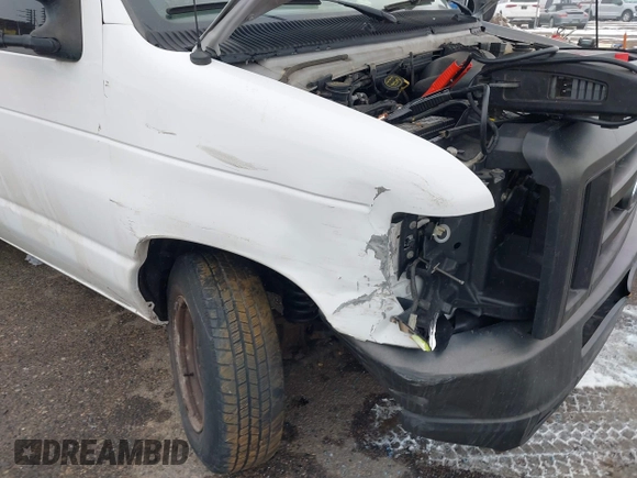 2008 Ford Econoline Cargo Commercial z VIN 1FTNE14W08DA57153, wystawiony jako IAAI lot #41596848 z przebiegiem 121 347 mil mil oraz . Historia ofert i sprzedaży dostępna na DreamBid. Obrazek 6.