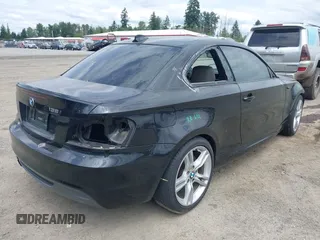 2012 BMW 1 Series 135i z VIN WBAUC9C53CVM12132, wystawiony jako IAAI lot #42532448 z przebiegiem Nie podano mil oraz . Historia ofert i sprzedaży dostępna na DreamBid. Obrazek 4.