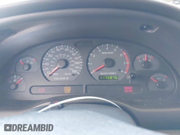 2002 Ford Mustang GT Deluxe с VIN 1FAFP42X32F139617, выставлен на аукционе IAAI как лот 42595295 с пробегом 117 587 миль миль и . История ставок и продаж доступна на DreamBid. Изображение 7.