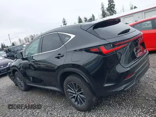 2023 Lexus NX 350h Premium z VIN 2T2GKCEZ7PC013700, wystawiony jako IAAI lot #41765156 z przebiegiem 22 423 mil mil oraz . Historia ofert i sprzedaży dostępna na DreamBid. Obrazek 14.