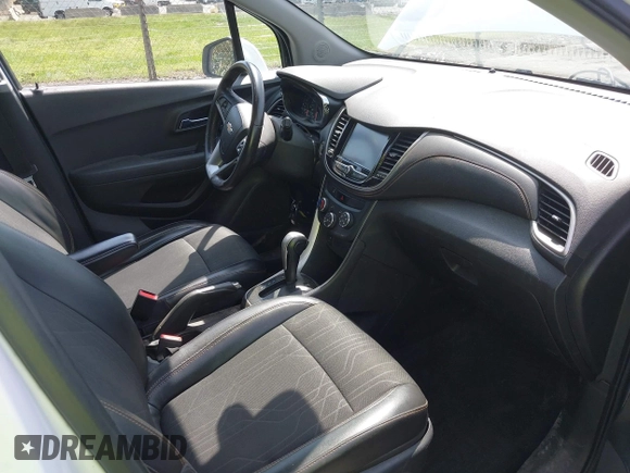2017 Chevrolet Trax LT with VIN 3GNCJLSB3HL271229, listed as a IAAI auction lot 42011903 with 140,465 mi miles. Bid and sale history available at carsss.com. Image 5.