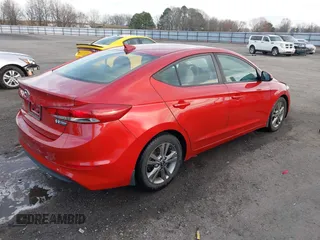 2018 Hyundai Elantra SEL z VIN 5NPD84LF1JH256573, wystawiony jako IAAI lot #41637578 z przebiegiem 95 863 mil mil oraz . Historia ofert i sprzedaży dostępna na DreamBid. Obrazek 4.