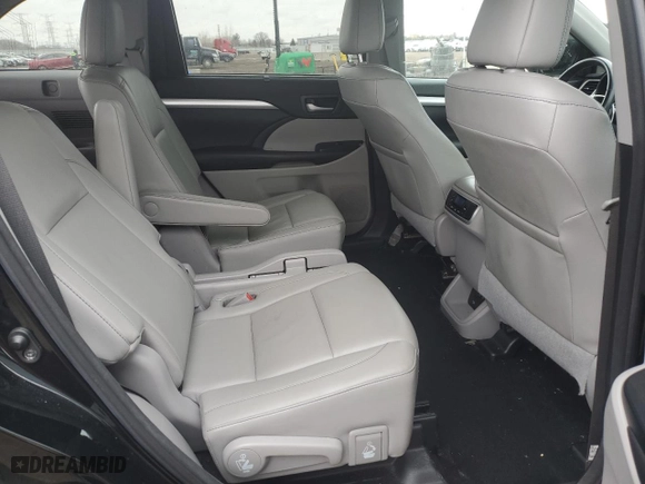 2017 Toyota Highlander XLE with VIN 5TDJZRFH9HS438858, listed as a Copart auction lot 47524655 with 105,451 mi miles and Salvage Title. Bid and sale history available at carsss.com. Image 11.