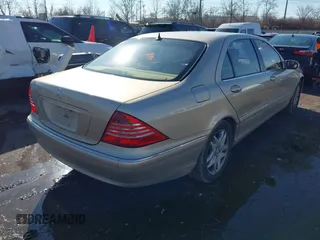 2003 Mercedes-Benz S-Class 4.3L with VIN WDBNG70J73A381880, listed as a IAAI auction lot 41547318 with 136,606 mi miles. Bid and sale history available at carsss.com. Image 4.