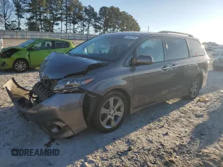 2015 Toyota Sienna SE with VIN 5TDXK3DC4FS544151, listed as a Copart auction lot 86352394 with 117,809 mi miles and Salvage Title. Bid and sale history available at carsss.com. Image 1.