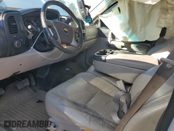 2009 Chevrolet Silverado 1500 LT with VIN 3GCEK23329G215535, listed as a Copart auction lot 46051705 with 173,940 mi miles and Salvage Title. Bid and sale history available at DreamBid. Image 7.