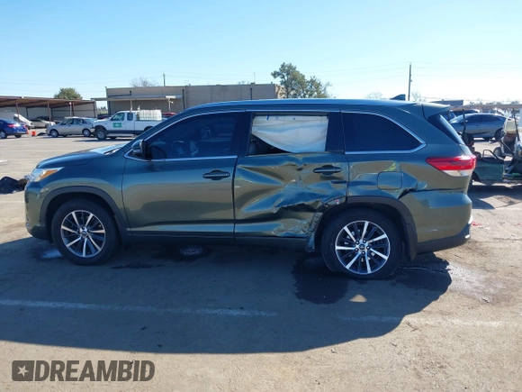 2018 Toyota Highlander SE with VIN 5TDJZRFH3JS834516, listed as a IAAI auction lot 41670880 with 81,274 mi miles and . Bid and sale history available at DreamBid. Image 14.
