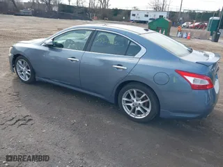 2010 Nissan Maxima 3.5 SV w/Sport Pkg with VIN 1N4AA5AP0AC836469, listed as a IAAI auction lot 41831890 with 999,999 mi miles. Bid and sale history available at carsss.com. Image 3.
