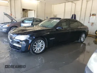 2012 BMW 7 Series 750Li z VIN WBAKB8C55CDX20672, wystawiony jako Copart lot #53150435 z przebiegiem 141 459 mil mil oraz Szkoda całkowita • Salvage title. Historia ofert i sprzedaży dostępna na DreamBid. Obrazek 1.