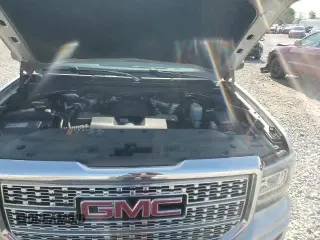 2018 GMC Sierra 1500 Denali with VIN 3GTU2PEC5JG353189, listed as a Copart auction lot 55928635 with 120,519 mi miles and Salvage title. Bid and sale history available at DreamBid. Image 15.