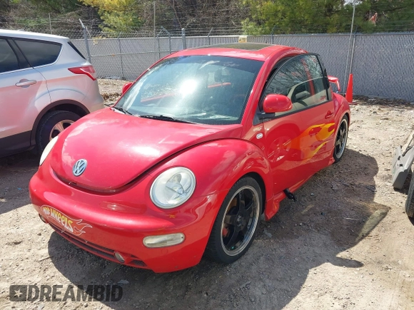 2000 Volkswagen Beetle GLX with VIN 3VWDD21C9YM430514, listed as a IAAI auction lot 41975527 with 127,964 mi miles and . Bid and sale history available at DreamBid. Image 2.