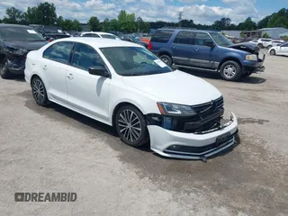 2016 Volkswagen Jetta Sport z VIN 3VWD17AJ5GM342014, wystawiony jako IAAI lot #42340647 z przebiegiem 104 766 mil mil oraz . Historia ofert i sprzedaży dostępna na DreamBid. Obrazek 1.