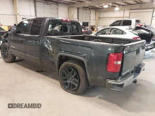 2017 GMC Sierra 1500 SLE z VIN 1GTV2MEC2HZ194077, wystawiony jako IAAI lot #41509400 z przebiegiem Nie podano mil oraz . Historia ofert i sprzedaży dostępna na DreamBid. Obrazek 3.