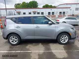 2024 Kia Soul LX with VIN KNDJ23AU1R7917180, listed as a IAAI auction lot 42010309 with 7,915 mi miles. Bid and sale history available at carsss.com. Image 13.