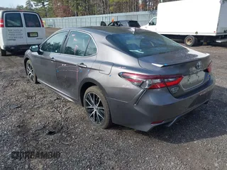 2022 Toyota Camry SE with VIN 4T1G11AK1NU643969, listed as a IAAI auction lot 41493752 with 83,451 mi miles and . Bid and sale history available at carsss.com. Image 3.