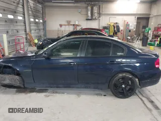 2006 BMW 3 Series 325i with VIN WBAVB13546KX50248, listed as a IAAI auction lot 41901709 with 167,423 mi miles. Bid and sale history available at carsss.com. Image 14.
