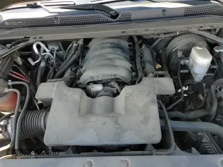 2020 GMC Yukon Denali z VIN 1GKS2CKJ2LR289798, wystawiony jako Copart lot #55801005 z przebiegiem 83 647 mil mil oraz Szkoda całkowita • Salvage title. Historia ofert i sprzedaży dostępna na DreamBid. Obrazek 15.