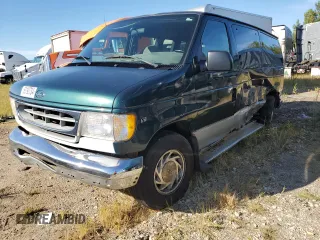 2000 Ford Econoline Passenger XL with VIN 1FMRE11L9YHB19715, listed as a Copart auction lot 69192734 with 237,129 mi miles and Salvage Title. Bid and sale history available at carsss.com. Image 1.