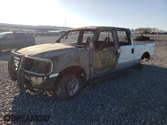 2001 Ford Super Duty F-250 XL with VIN 1FTNW21S01EA60395, listed as a Copart auction lot 84864984 with 0 mi miles and Salvage Title. Bid and sale history available at carsss.com. Image 1.