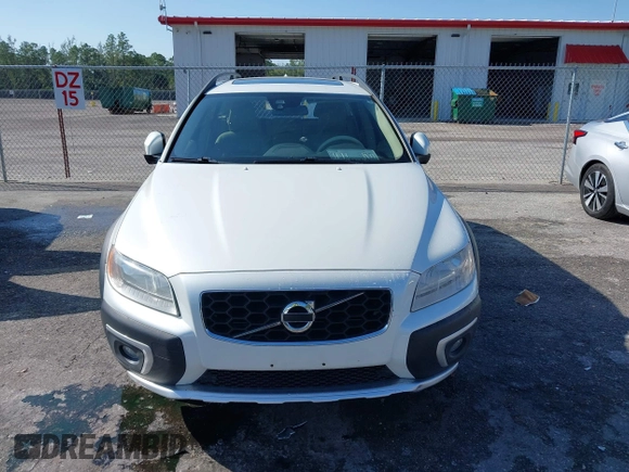 2014 Volvo XC70 3.2L with VIN YV4952BZ5E1186231, listed as a IAAI auction lot 41875901 with 109,875 mi miles and . Bid and sale history available at DreamBid. Image 12.