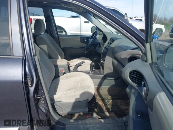 2005 Hyundai Santa Fe GLS with VIN KM8SC73D55U965052, listed as a IAAI auction lot 42124944 with 117,178 mi miles. Bid and sale history available at carsss.com. Image 5.