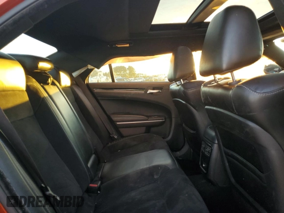 2020 Chrysler 300 S z VIN 2C3CCABG1LH255488, wystawiony jako Copart lot #83475054 z przebiegiem 98 252 mil mil oraz Szkoda całkowita • Salvage title. Historia ofert i sprzedaży dostępna na DreamBid. Obrazek 10.