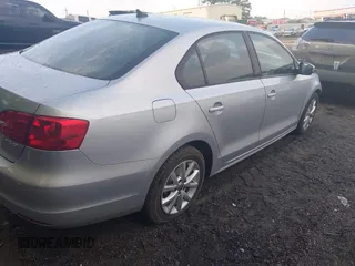 2012 Volkswagen Jetta SE with VIN 3VWDX7AJ5CM316960, listed as a IAAI auction lot 42134332 with 108,194 mi miles and . Bid and sale history available at DreamBid. Image 4.