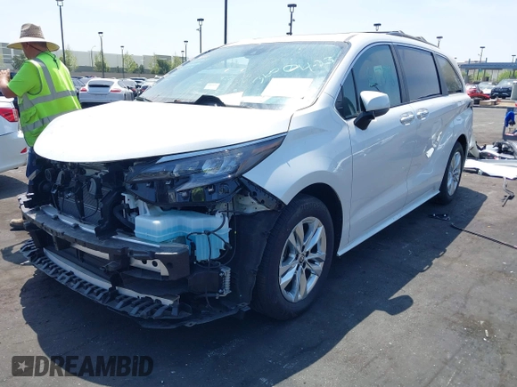 2024 Toyota Sienna XLE z VIN 5TDJSKFC9RS111099, wystawiony jako IAAI lot #42061708 z przebiegiem 15 741 mil mil oraz . Historia ofert i sprzedaży dostępna na DreamBid. Obrazek 20.