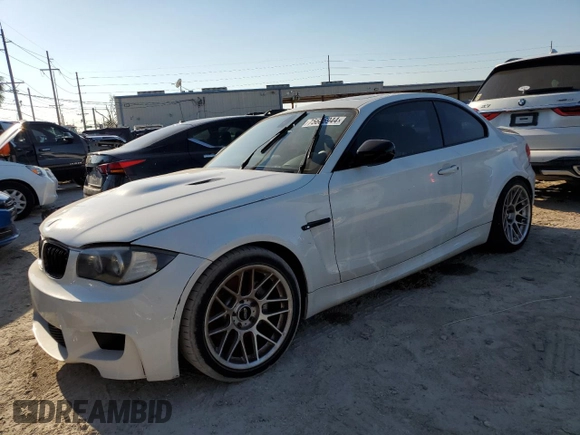 2013 BMW 1 Series 135i z VIN WBAUC9C54DVY60302, wystawiony jako Copart lot #75686944 z przebiegiem Nie podano mil oraz Nie do naprawy • Non repairable. Historia ofert i sprzedaży dostępna na DreamBid. Obrazek 1.