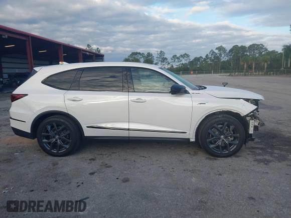 2024 Acura MDX w/A-Spec Package with VIN 5J8YE1H05RL017260, listed as a IAAI auction lot 41653295 with 11,332 mi miles. Bid and sale history available at carsss.com. Image 13.