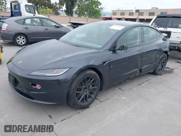 2024 Tesla Model 3 z VIN 5YJ3E1EA2RF784394, wystawiony jako IAAI lot #42034036 z przebiegiem 14 594 mil mil oraz . Historia ofert i sprzedaży dostępna na DreamBid. Obrazek 20.