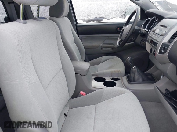 2006 Toyota Tacoma with VIN 5TEUU42N36Z293472, listed as a IAAI auction lot 41320155 with 105,230 mi miles. Bid and sale history available at carsss.com. Image 5.