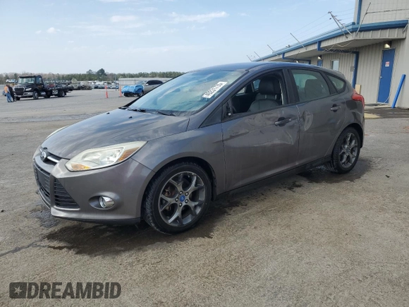 2013 Ford Focus SE with VIN 1FADP3K21DL153204, listed as a Copart auction lot 49231735 with 135,345 mi miles and Salvage Title. Bid and sale history available at carsss.com. Image 1.
