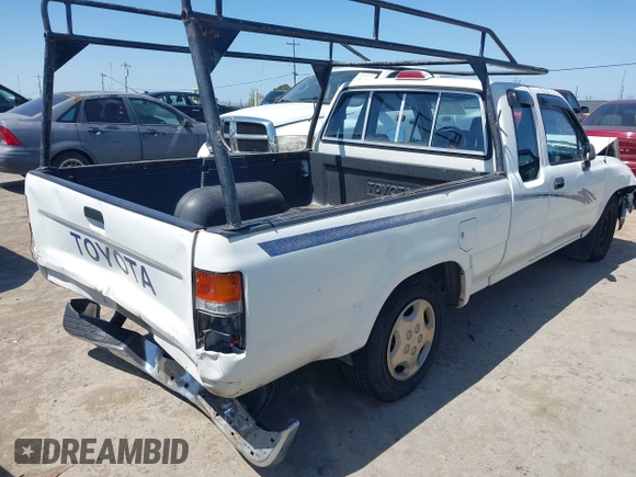 1993 Toyota Pickup DLX with VIN JT4RN93P4P5086920, listed as a IAAI auction lot 42033875 with 329,248 mi miles and . Bid and sale history available at DreamBid. Image 4.