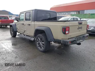 2020 Jeep Gladiator Sport S с VIN 1C6JJTAG0LL207187, выставлен на аукционе IAAI как лот 41559361 с пробегом 36 236 миль миль и . История ставок и продаж доступна на DreamBid. Изображение 3.